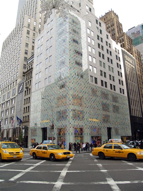 Louis Vuitton on 5th avenue